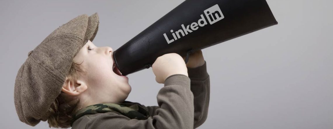 Blogindlæg om hvordan du fanger dit netværks opmærksomhed på LinkedIn
